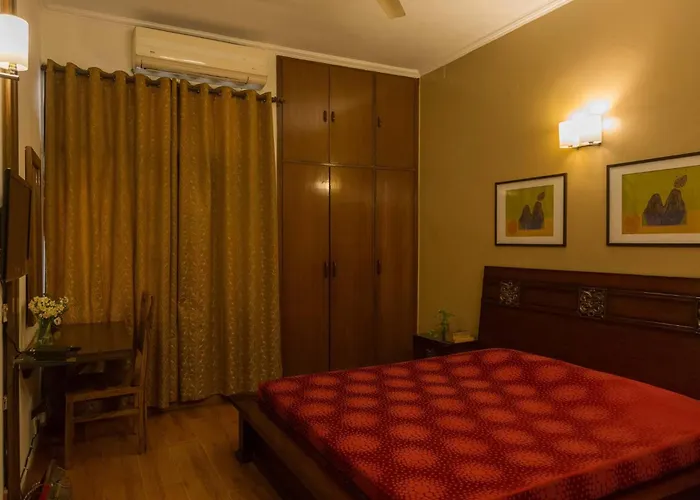Room In Bb - 1 Private Room In 3 Room Bnb In Hauz Khas In Center Delhi
