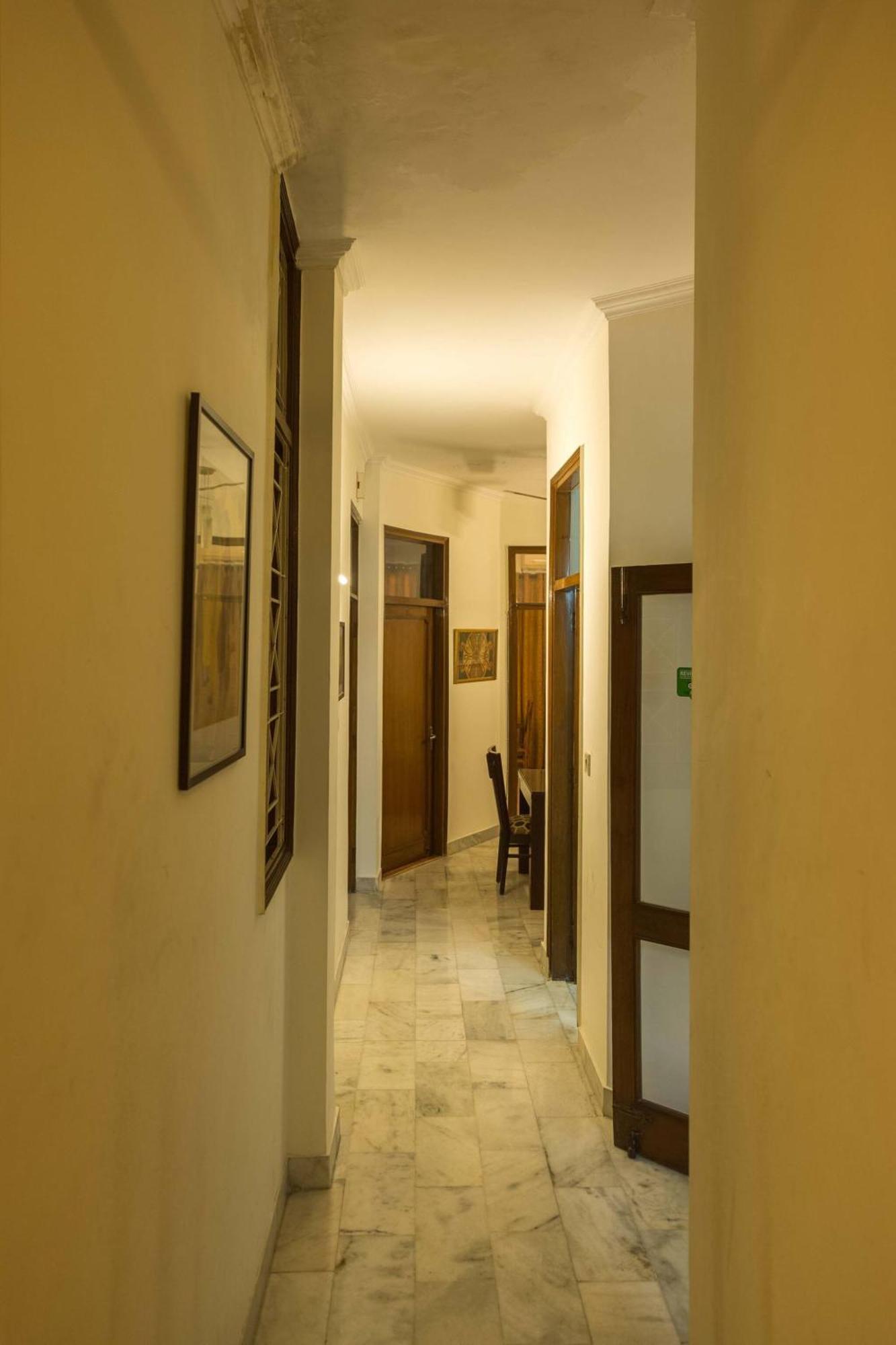 In Bb - 1 Private In 3 In Hauz Khas In Center Delhi