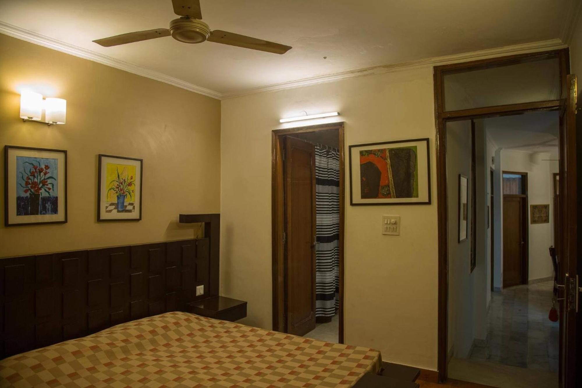 In Bb - 1 Private In 3 In Hauz Khas In Center Delhi