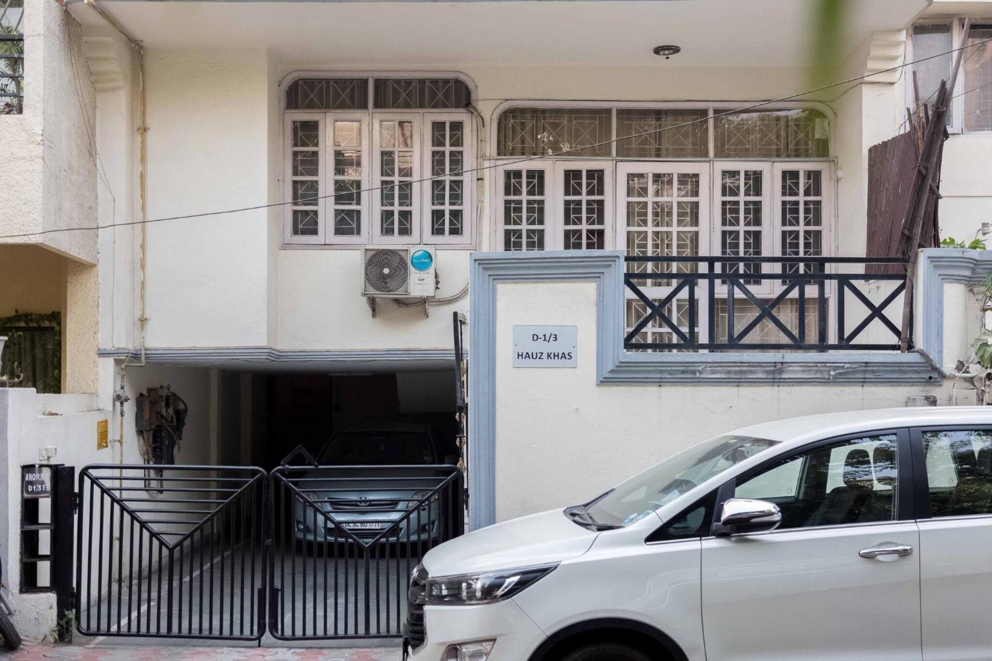 Guest house In Bb - 1 Private In 3 In Hauz Khas In Center Delhi *