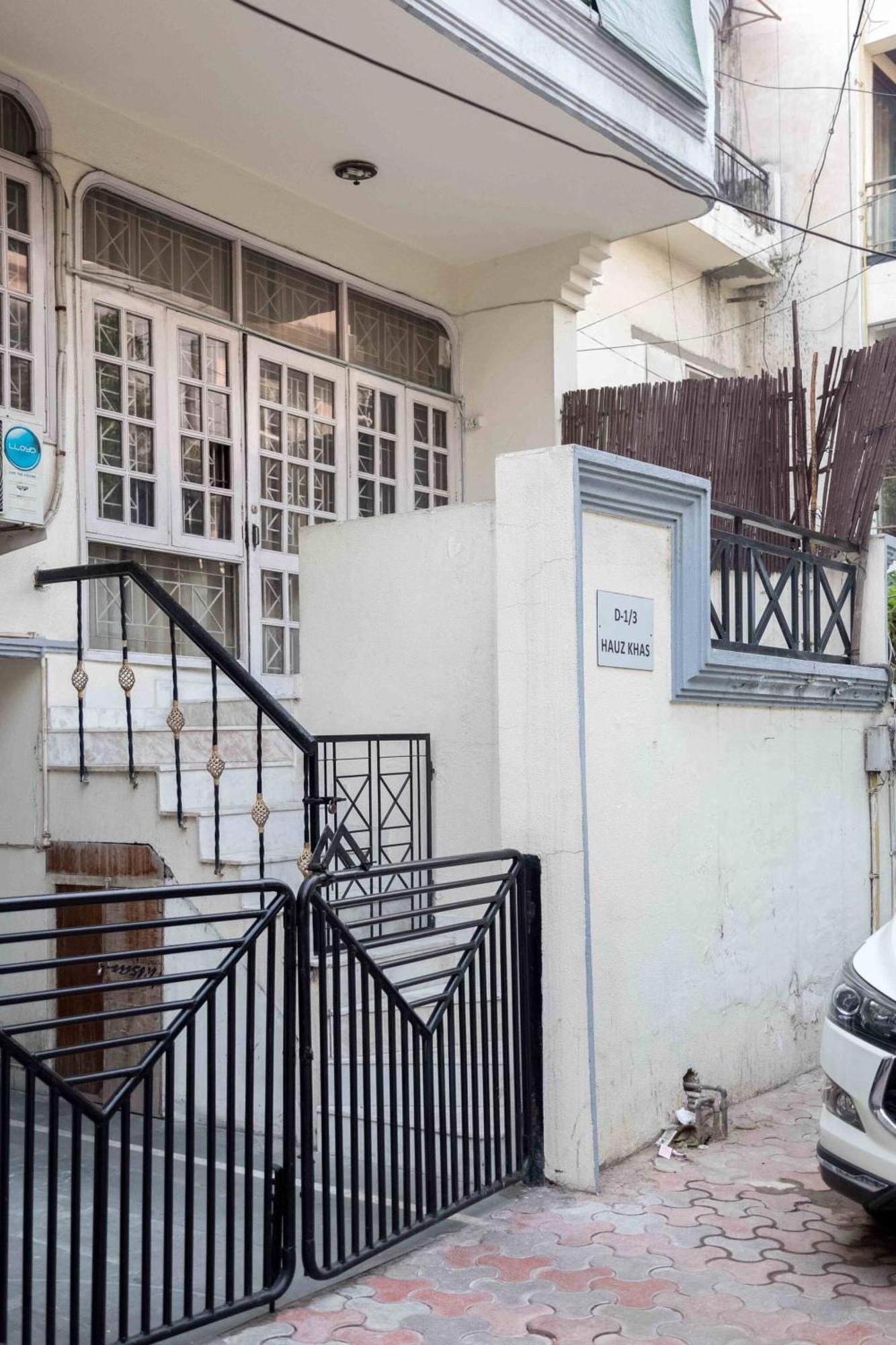 In Bb - 1 Private In 3 In Hauz Khas In Center Delhi *